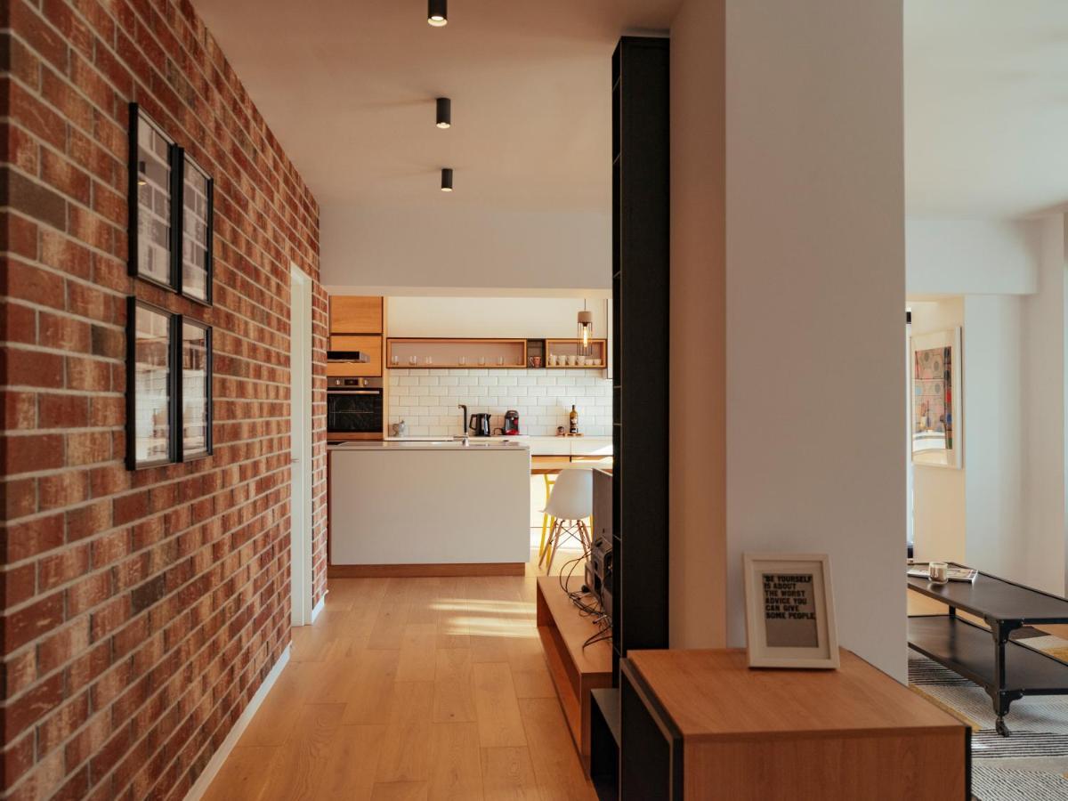 Central Modern Design Apartment Bukarest Exteriör bild