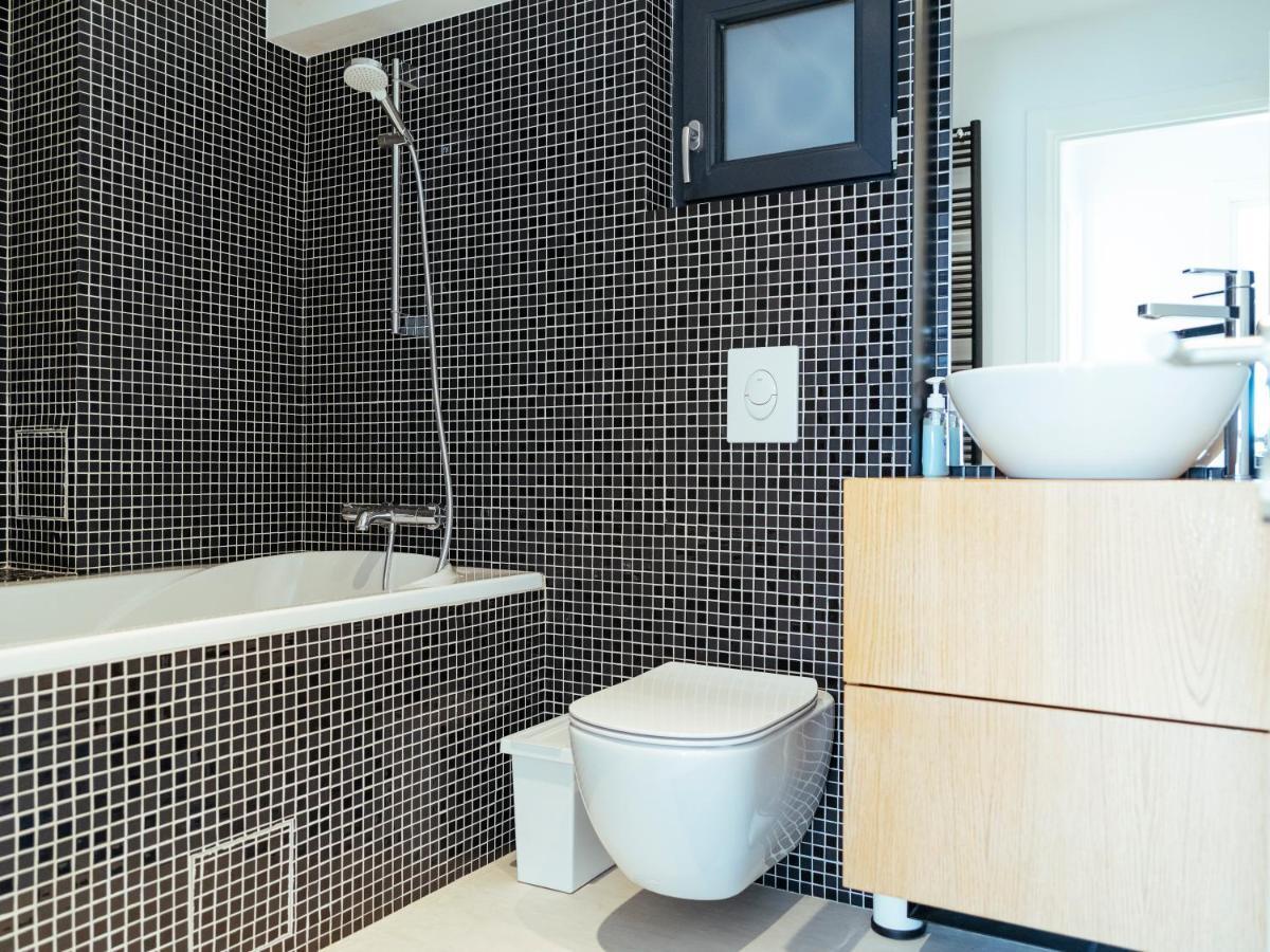 Central Modern Design Apartment Bukarest Exteriör bild