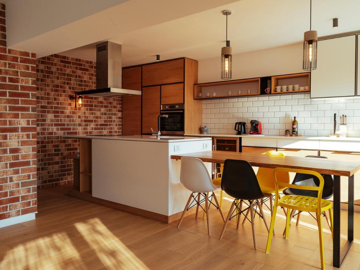 Central Modern Design Apartment Bukarest Exteriör bild