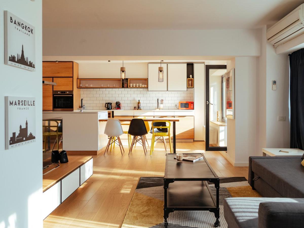 Central Modern Design Apartment Bukarest Exteriör bild