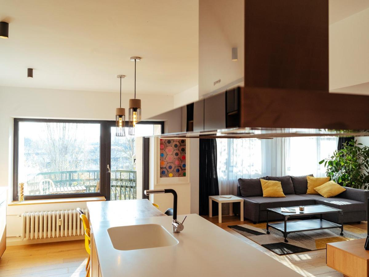 Central Modern Design Apartment Bukarest Exteriör bild