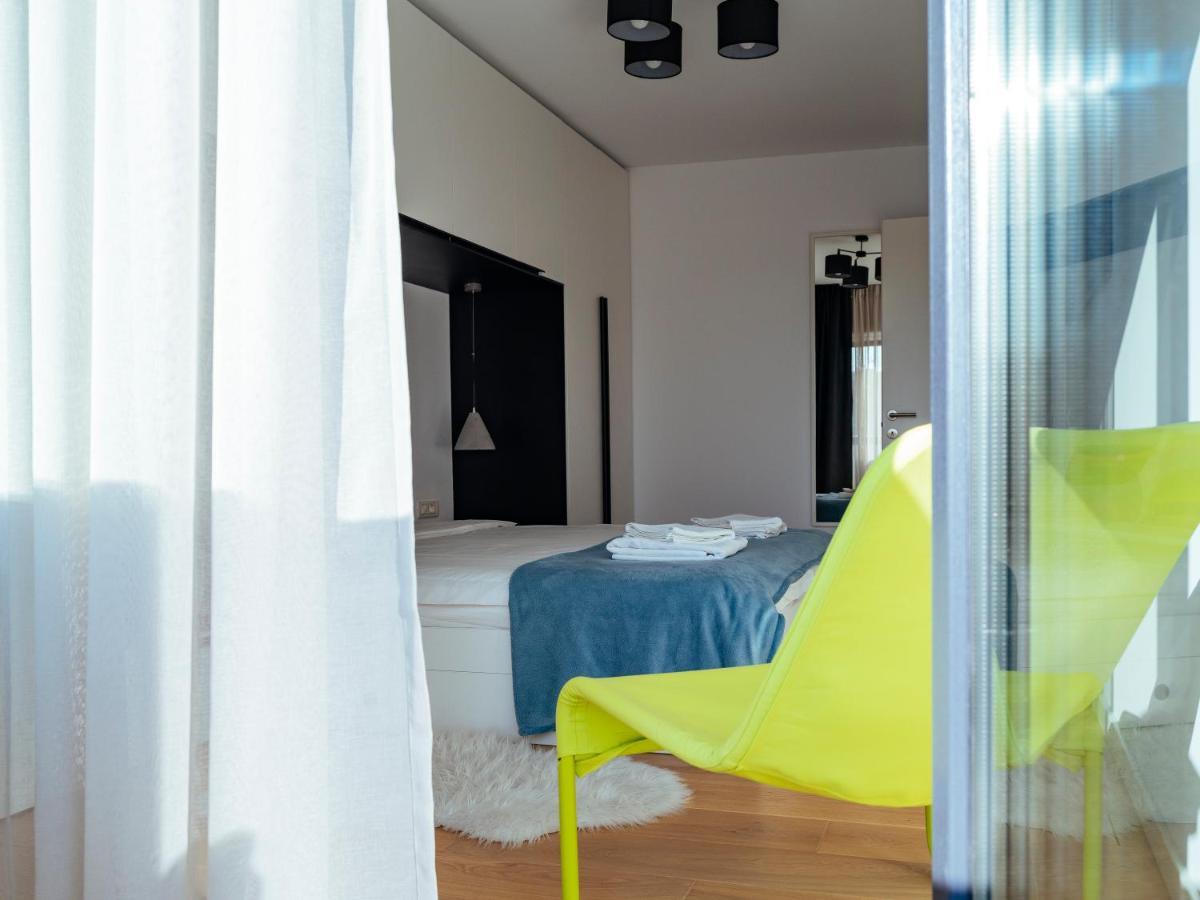 Central Modern Design Apartment Bukarest Exteriör bild