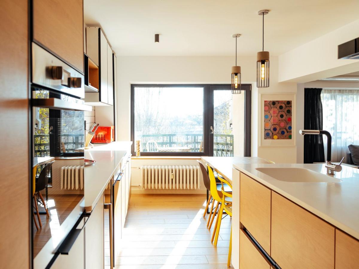Central Modern Design Apartment Bukarest Exteriör bild