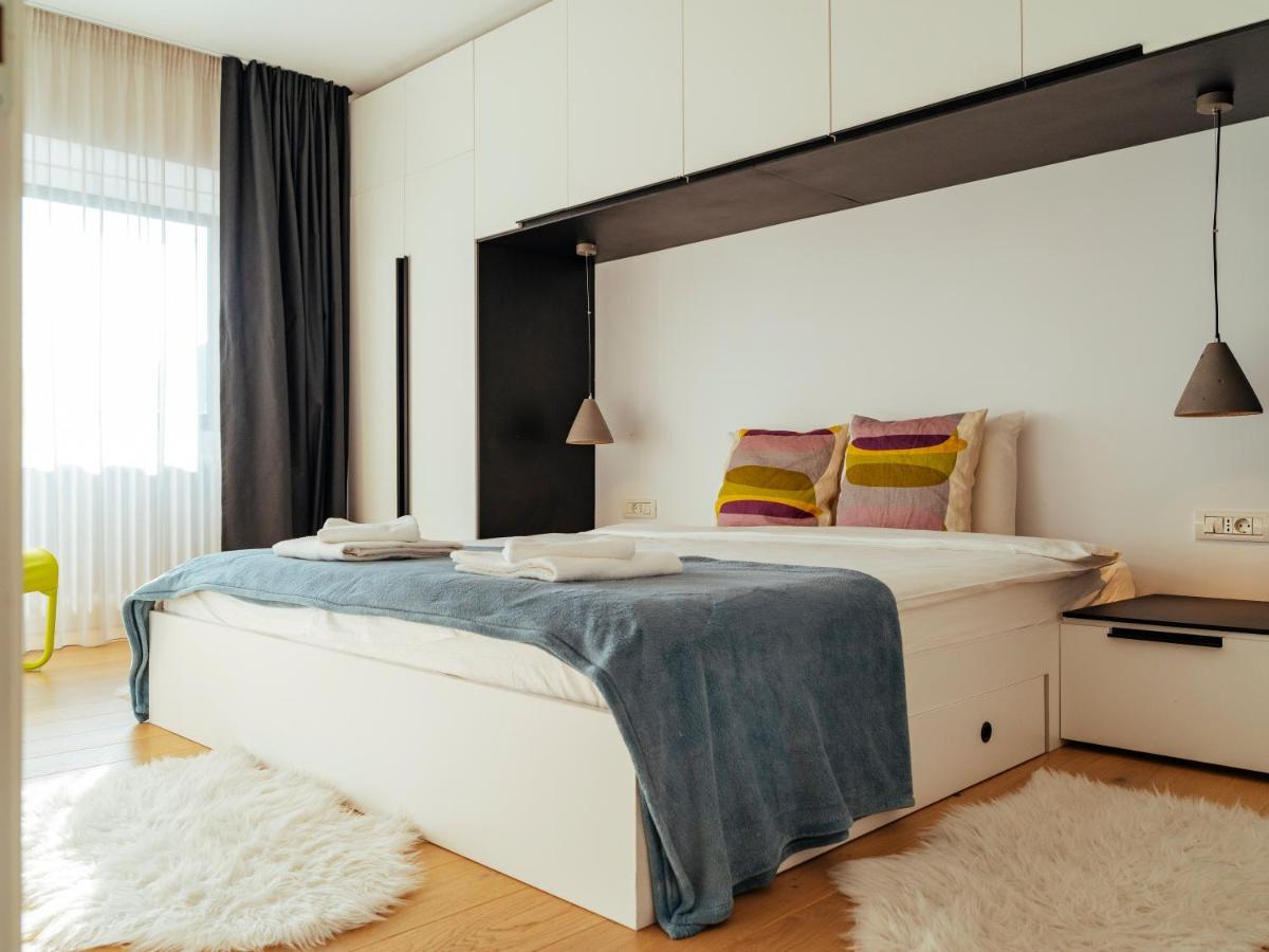 Central Modern Design Apartment Bukarest Exteriör bild