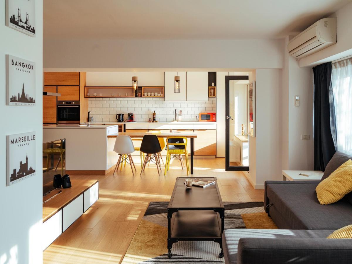 Central Modern Design Apartment Bukarest Exteriör bild