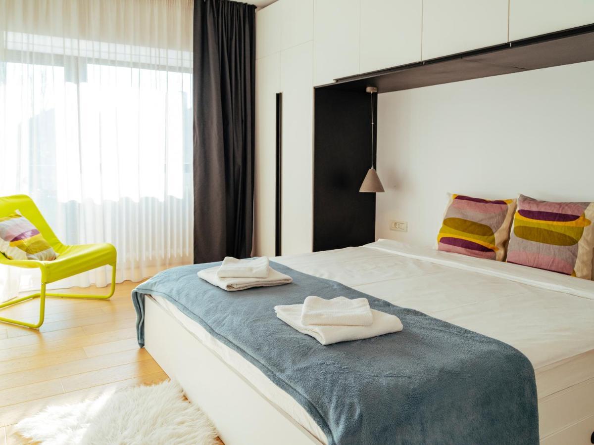 Central Modern Design Apartment Bukarest Exteriör bild
